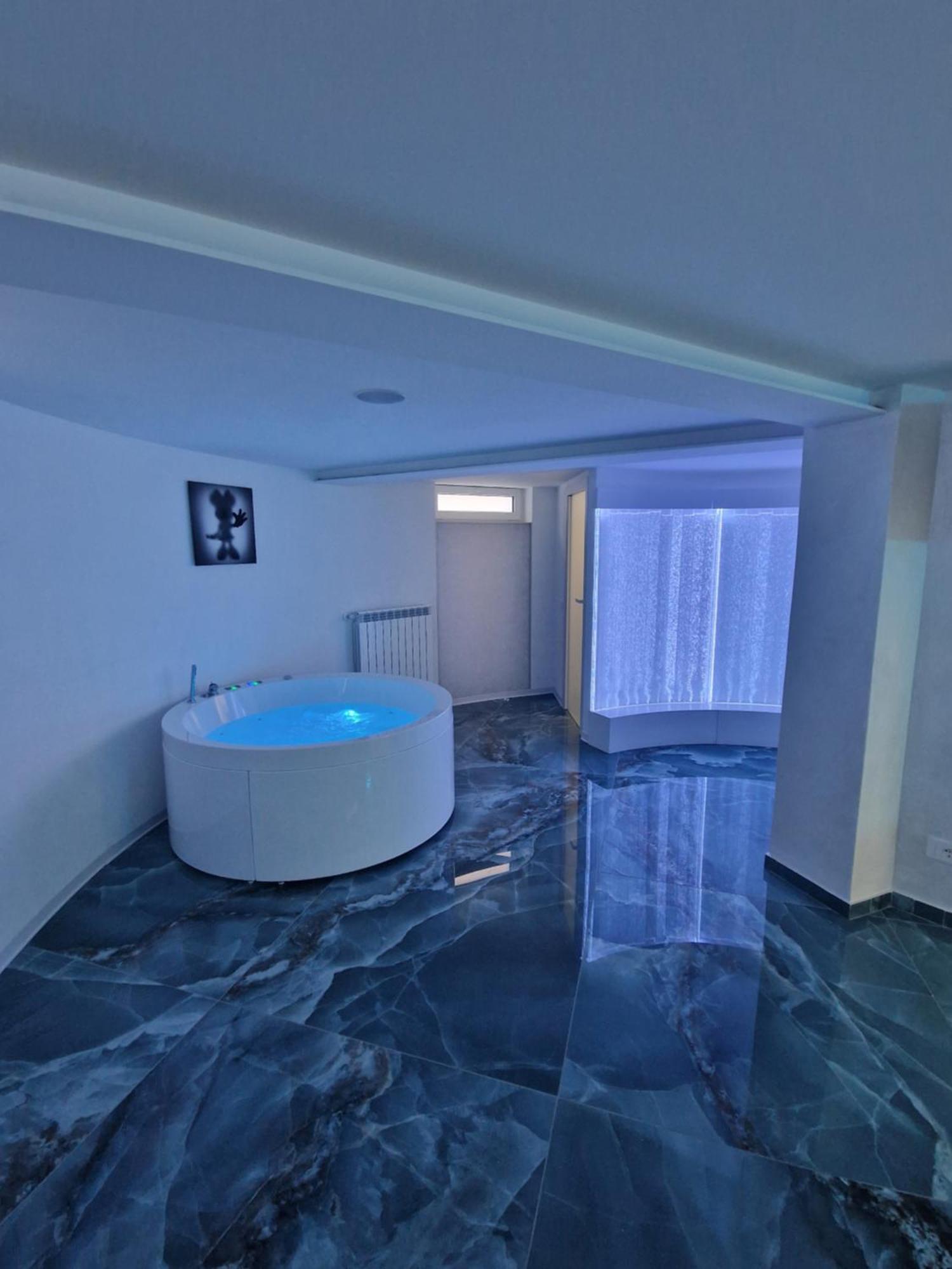 The Igloo Milano Villa ภายนอก รูปภาพ